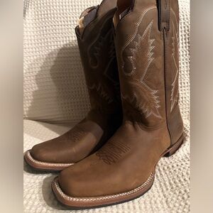 Men Rey Welt leather square tow western boot